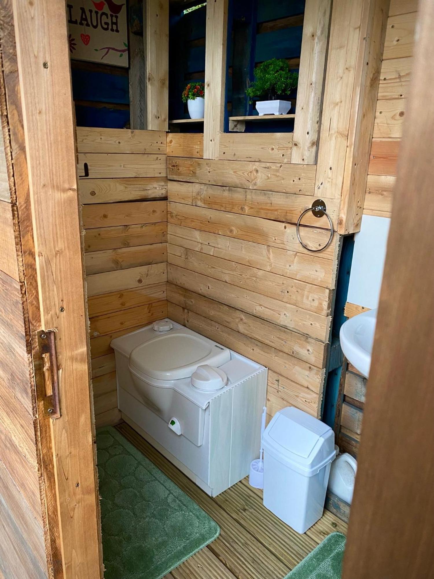 Cherry Tree Glamping Lodge Wellington  Luaran gambar