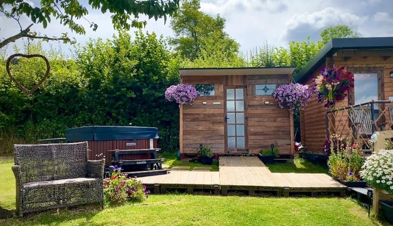 Cherry Tree Glamping Lodge Wellington  Luaran gambar